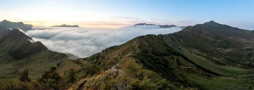 Fog in the high valley on an autumn evening at Potlakopf
