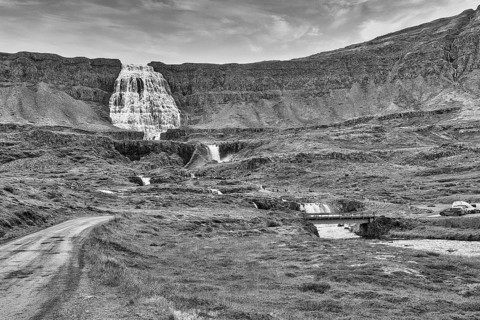 Gravel road to Dynjandifoss or Fjallfoss