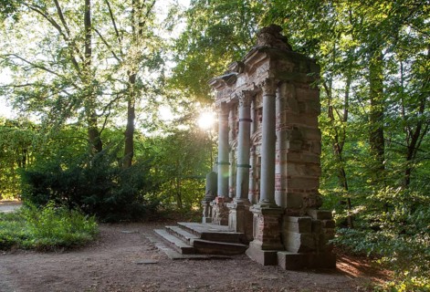 Tomb of Wilhelmine's favourite dog