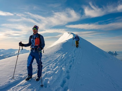 Two climbers on the summit ridge of Husafjellet