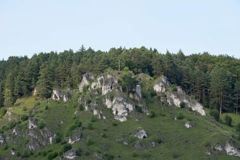 Dry slopes and boulders near Pottenstein