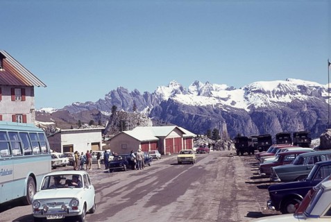On the Sella Pass road