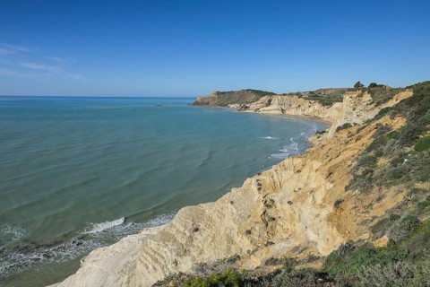 Limestone rocks north of Scala dei Turchi