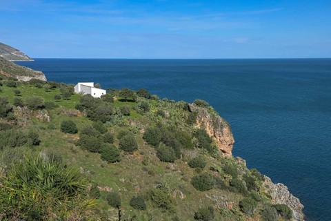 Coast at Pizzo des Corvo in the Zingaro Nature Reserve