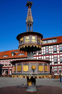 Benefactor fountain on the market square in front of Hotel Weisser Hirsch