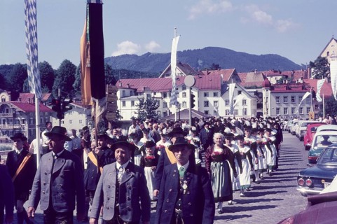 Traditional traditional costume procession in Bad Toelz