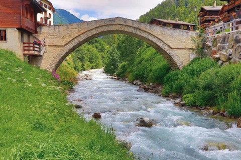 Old footbridge over the Binn in Binntal