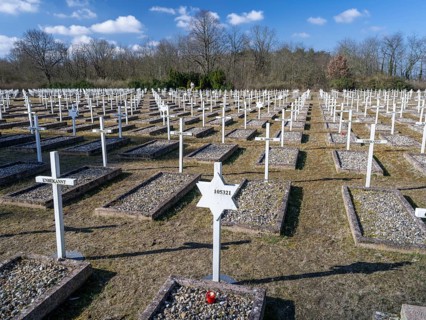 Feldscheune Isenschnibbe Gardelegen memorial