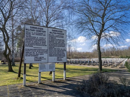 Isenschnibbe Gardelegen field barn memorial
