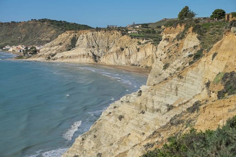 Limestone rocks north of Scala dei Turchi