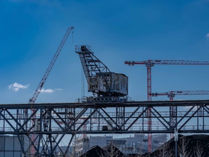 Coal crane at the Offenbach harbour basin for the combined heat and power plant of power supply Offenbach