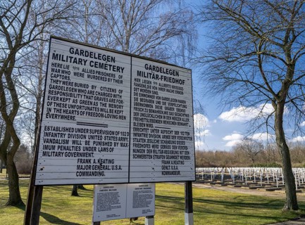 Isenschnibbe Gardelegen field barn memorial