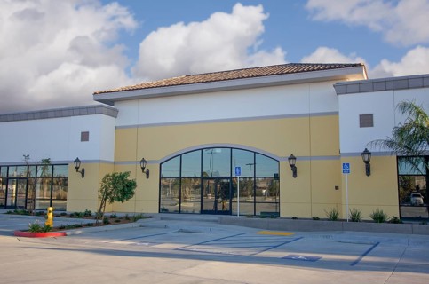 Majestic vacant retail building ready for occupancy