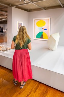 Besucher im Museum