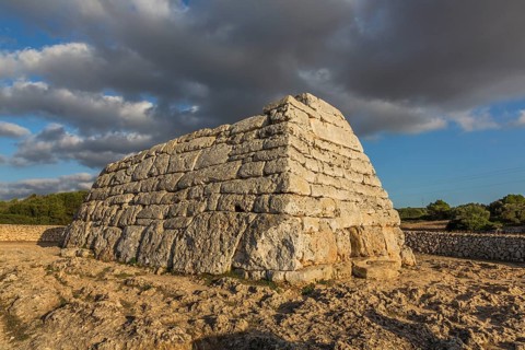 Naveta des Tudons