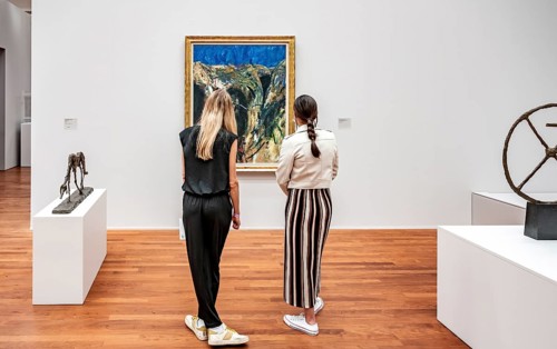 Besucher im Museum