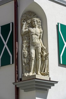 Half relief