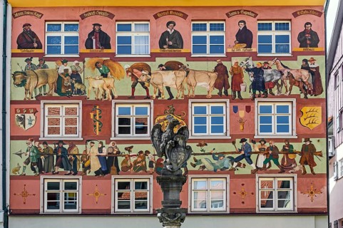 Facade painted with rural motifs in Herrenstrasse