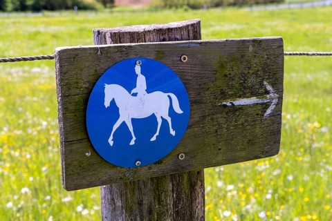 Signposting for a bridle path
