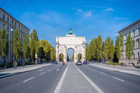 Siegestor and Leopoldstrasse