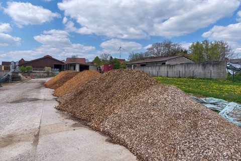 Storage of bark mulch on a farm