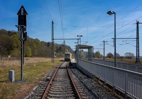 Lietzow railway station and platform
