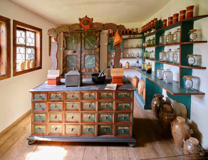 Laboratory assistant's pharmacy