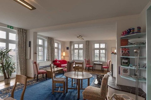Cafe in private atmosphere furnished in an old farmhouse