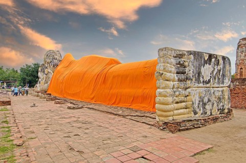 Reclining Buddha in the early morning at Wat Mahathat temple