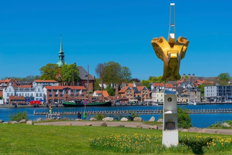 Golden figurehead of the Gorch Fock