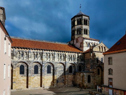 Roman church of Saint-Austremoine dIssoire