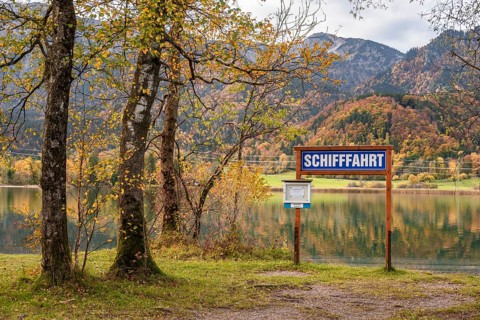 Schifffahrt sign am Lake Kochel