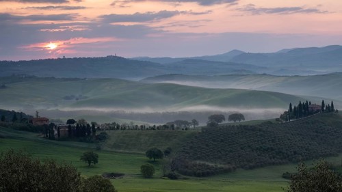 Podere Belvedere estate at sunrise