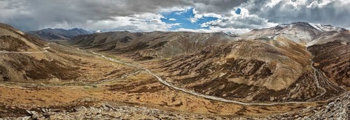Panorama of landscape near Tanglang la Pass
