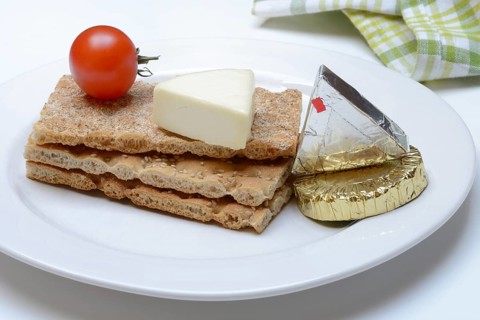Schmelzkaese auf Knaeckebrot