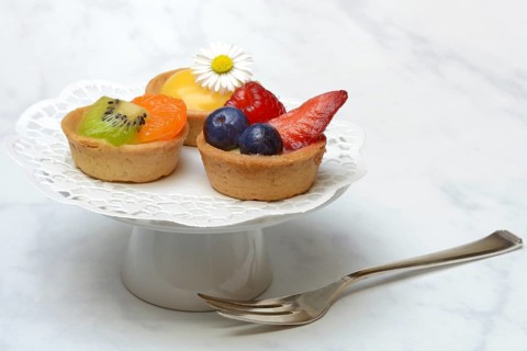 Fruchttoertchen auf Dekoteller