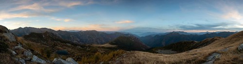 Panoramablick ueber das Vall di Salei mit dem Laghett di Salei