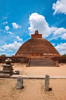 Jetavaranama dagoba stupa Anuradhapura