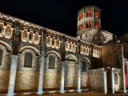 Roman church of Saint-Austremoine dIssoire