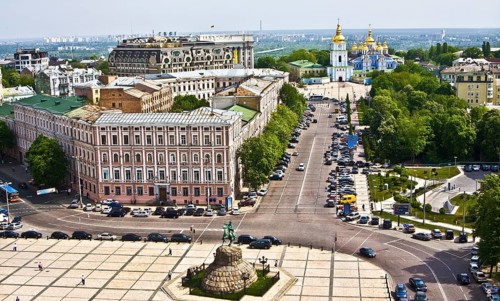 Monument to Bogdan Hmelnitskiy and St. Michael monastery