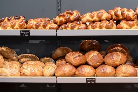 Sales shelf breads