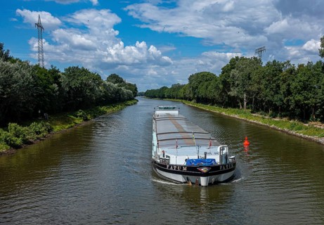 Barge on the Havel