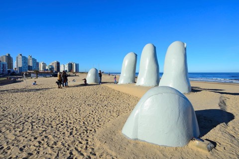 Sculpture La Mano