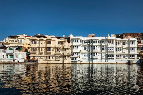 Udaipur old haveli houses view from the lake