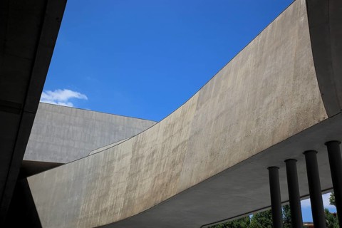 Museo nazionale delle arti del XXI secolo oder MAXXI