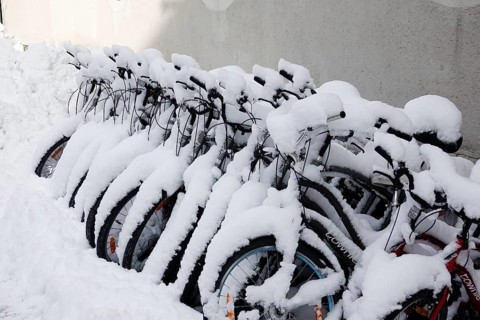 Snowy bicycles at the Viktualienmarkt