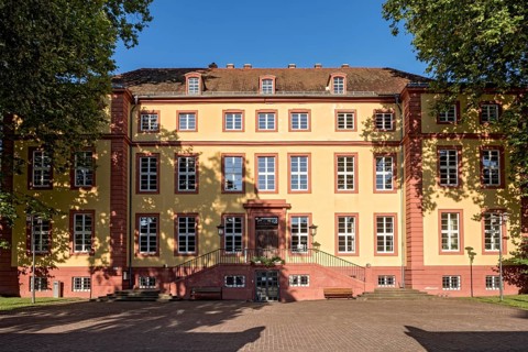 Barockes Schloss Hallenburg