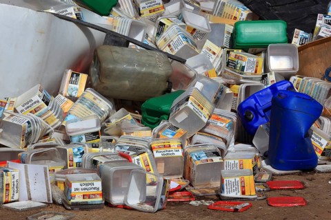 Plastikabfaelle in einem Recyclingbetrieb zur Wiederverwertung