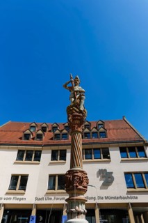 Georgsbrunnen eastern Muensterplatz