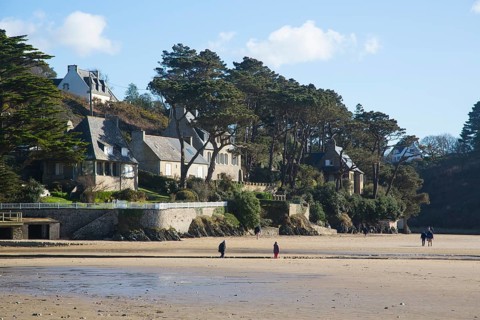 Sainte-Anne sandy beach in Douarnenez Bay